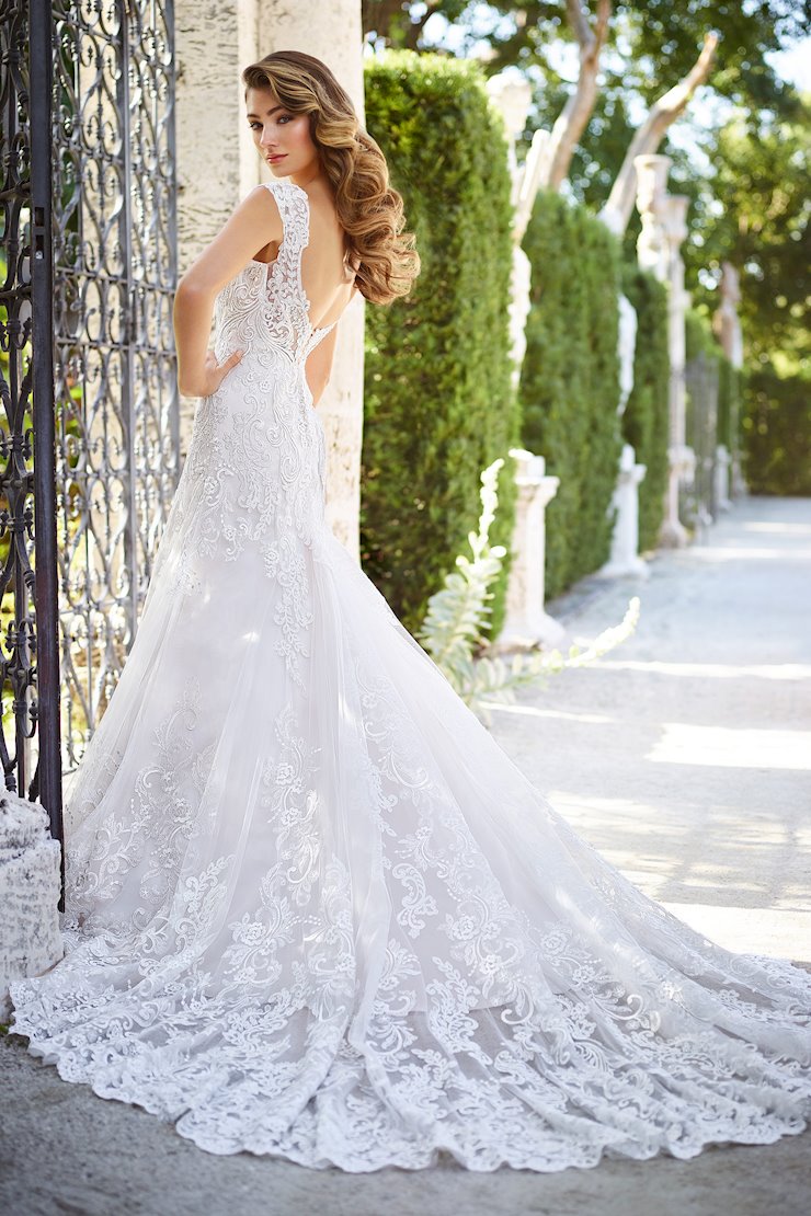 martin-thornburg-collection-CARINA-STYLE 218222-gillian-roberts-main-2