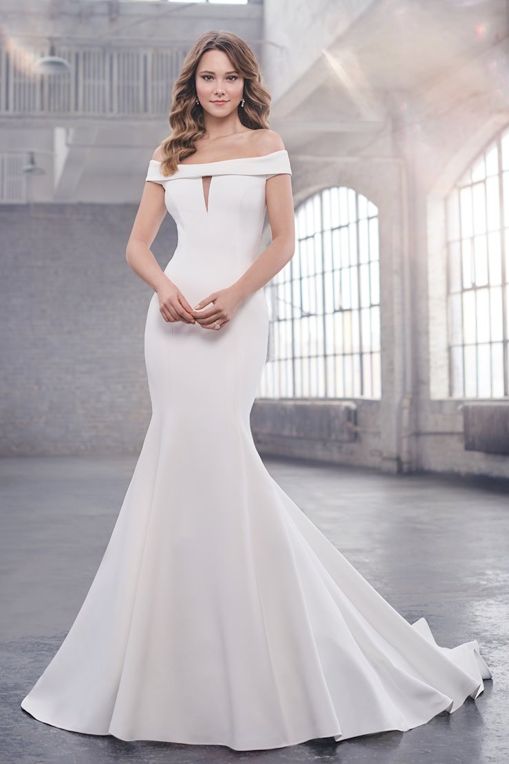 martin-thornburg-collection-alicia-style-219208-gillian-roberts-main-1
