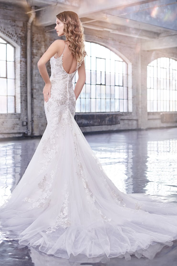 martin-thornburg-collection-diana-style-219204-gillian-roberts-main-2