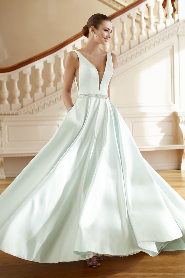 martin-thornburg-collection-grace-style-217215-gillian-roberts-main-2