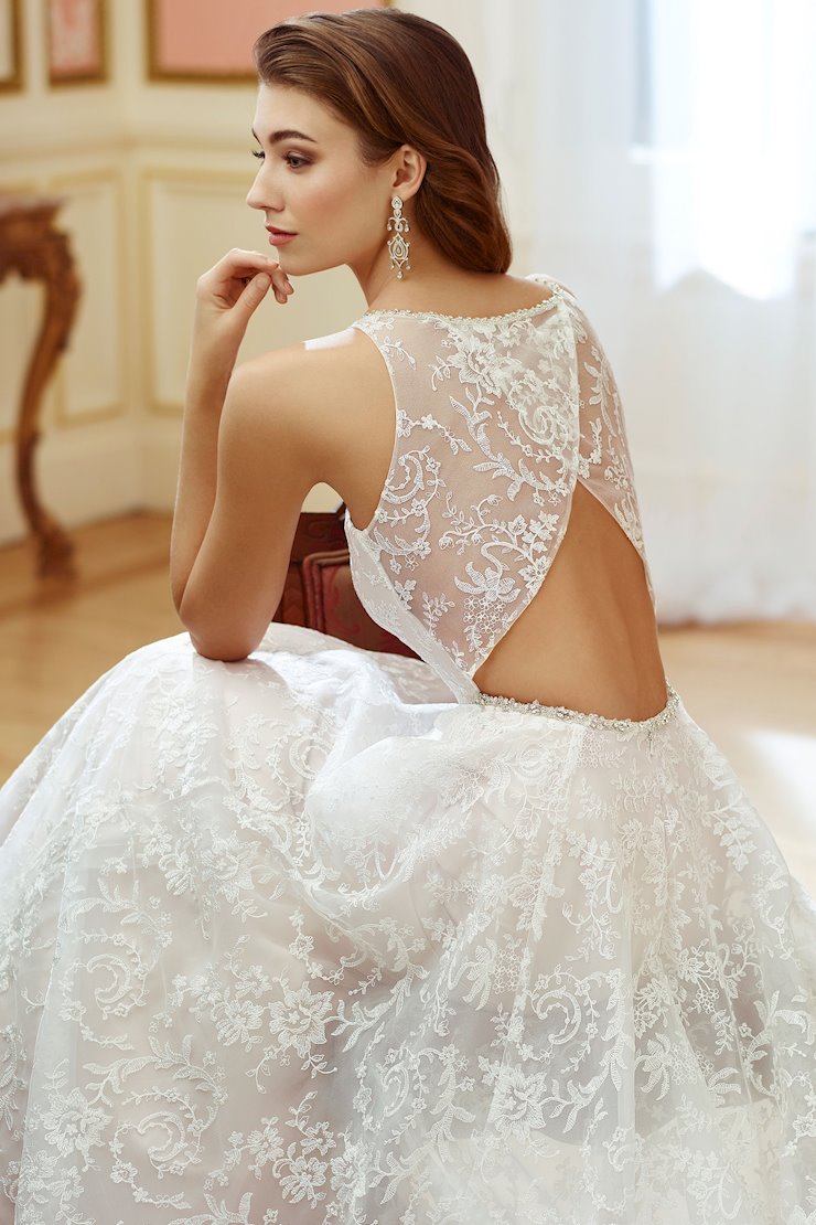 martin-thornburg-collection-mae-style-217203-gillian-roberts-main-2