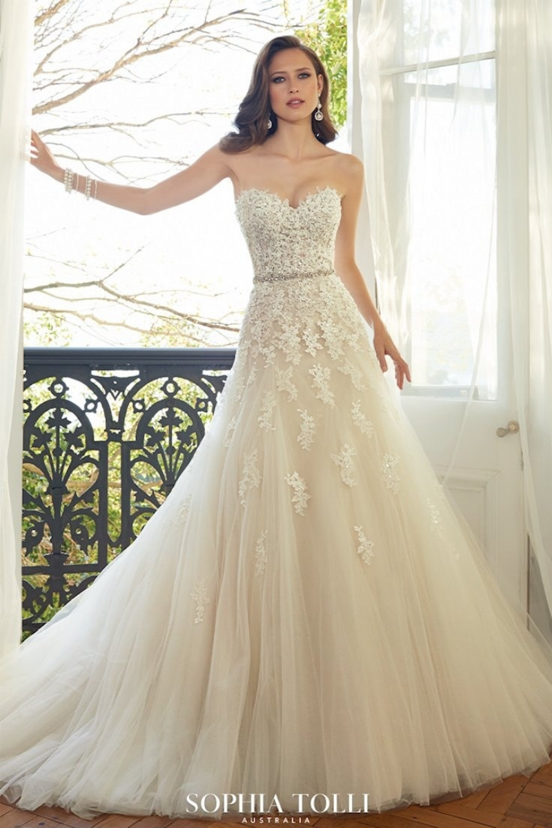 sophia-tolli-collection-Prinia-Gillian-Roberts-Main-3