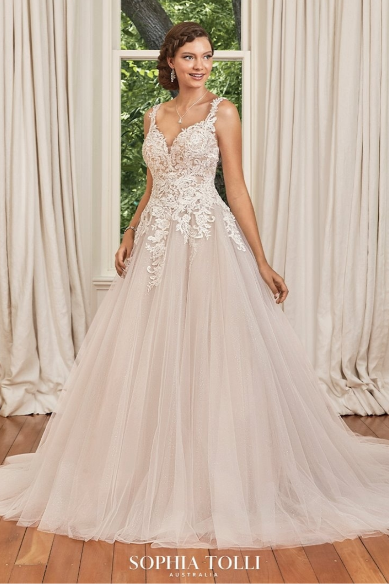 sophia-tolli-collection-Stephanie -Gillian-Roberts-Main-2
