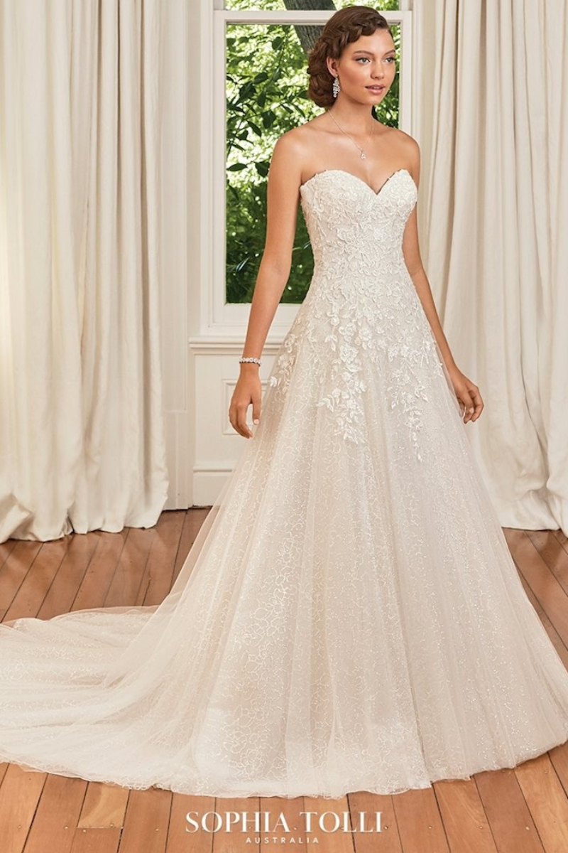 sophia-tolli-collection-avery-Gillian-Roberts-Main-1