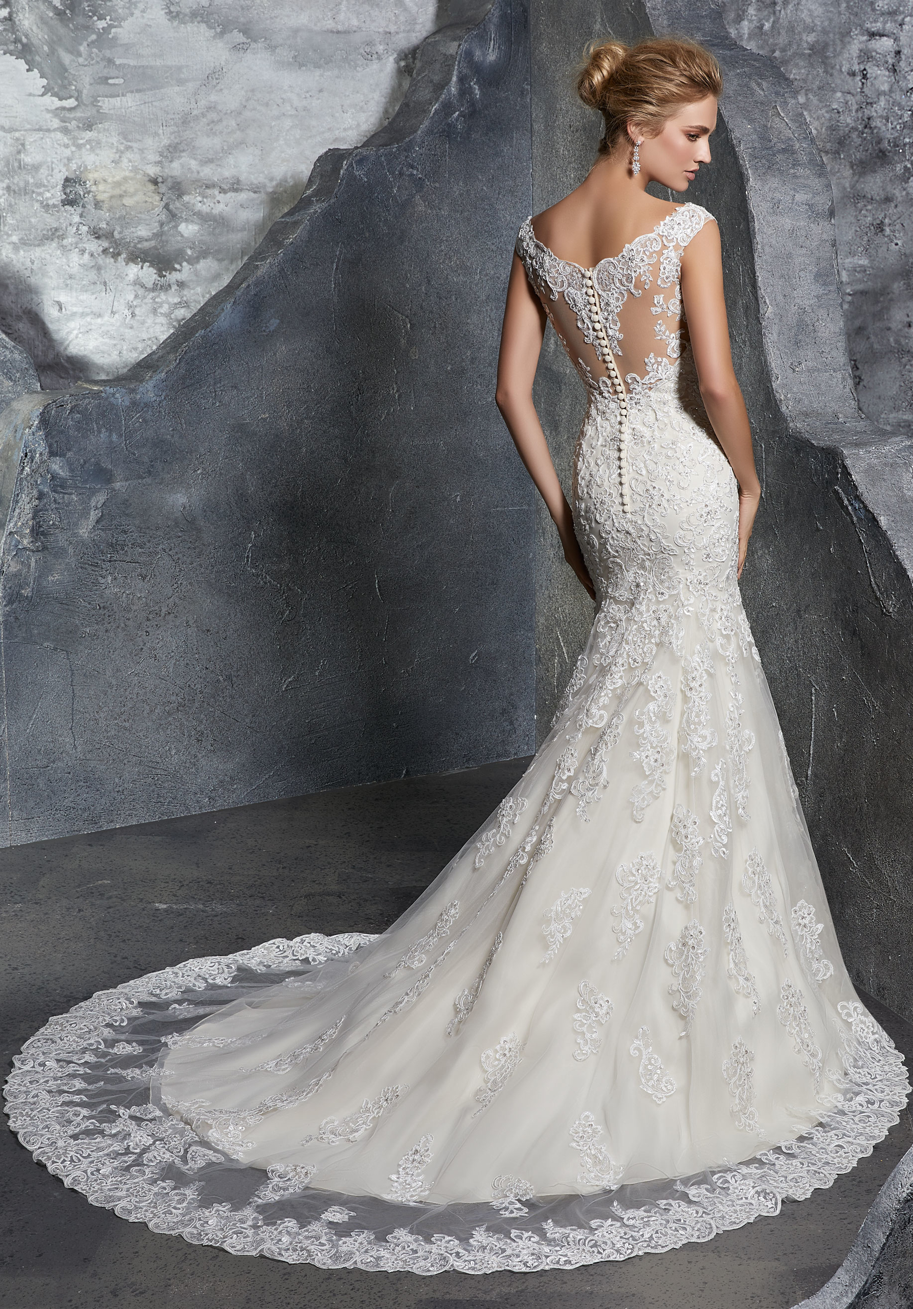 morilee-madeline-gardner-style-keely-8219-gillian-roberts-main-2