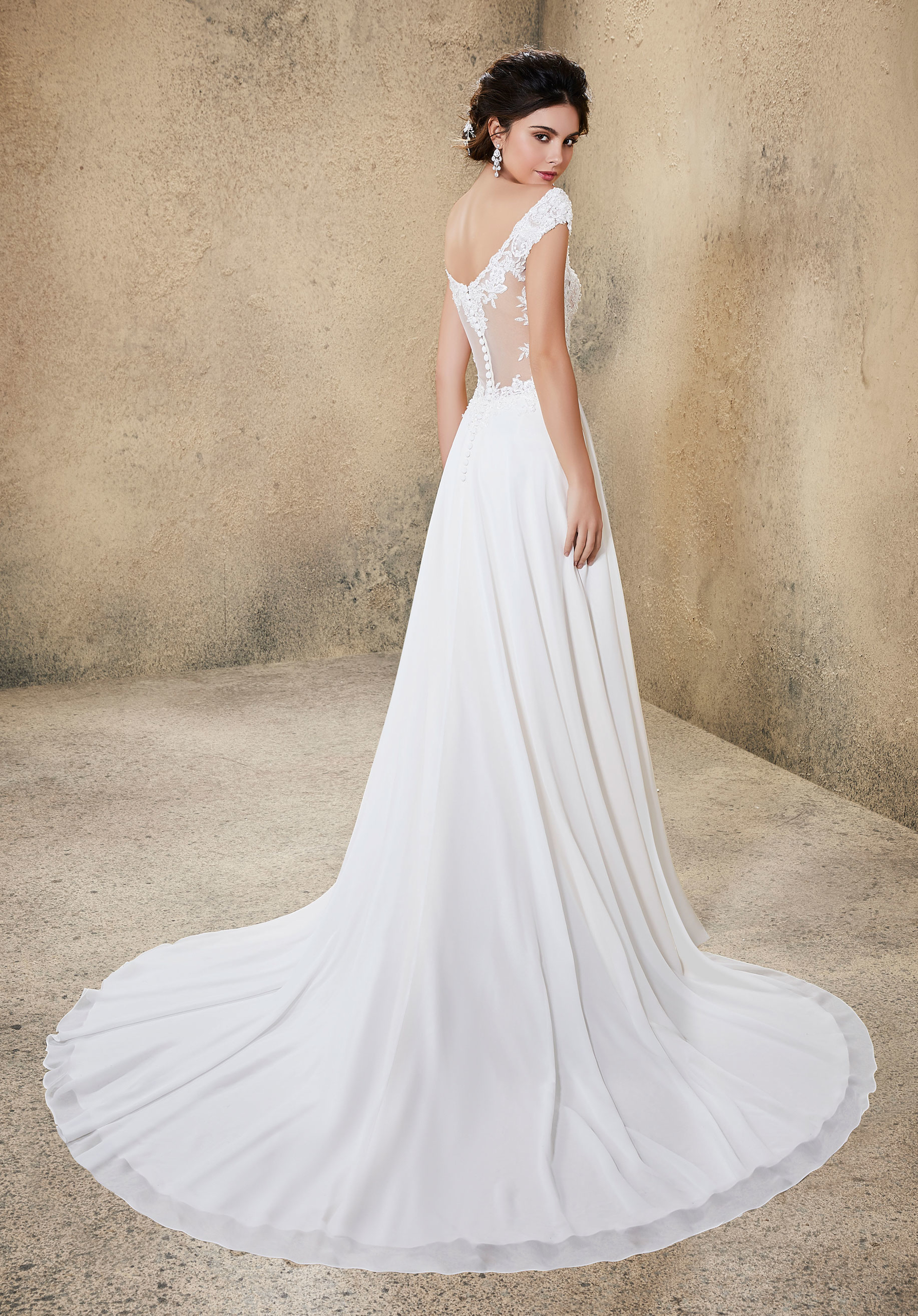 morilee-madeline-gardner-style-raelynn-5764-gillian-roberts-main-2