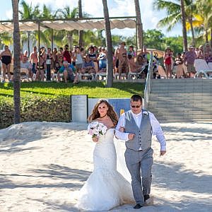 Caelyn and Ryan Van Der Bank | South African destination vineyard wedding Georgia and Josh's Destination Mexican Wedding